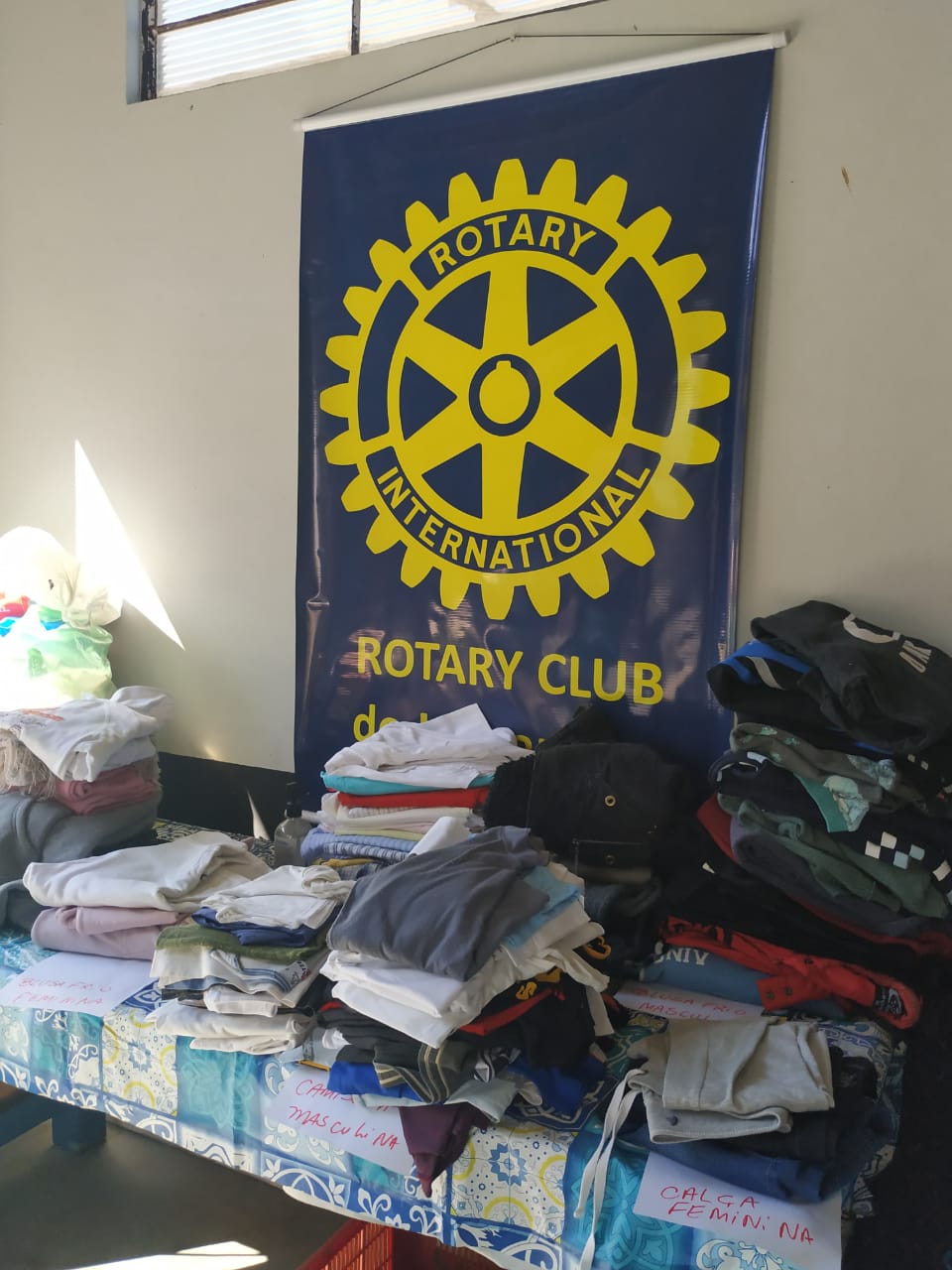 Campanha do agasalho do Rotary Club de Jaguariúna arrecada cerca de 5 mil peças. Doações continuam sendo aceitas
