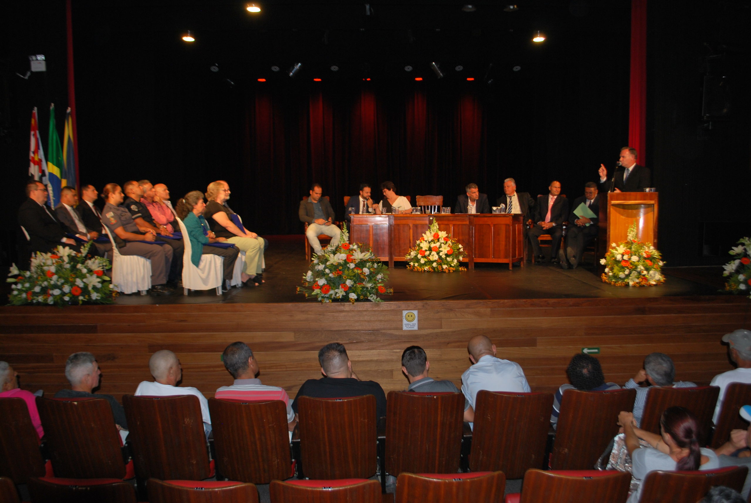 Emoção e homenagens marcaram primeira sessão solene para entrega de títulos de cidadania