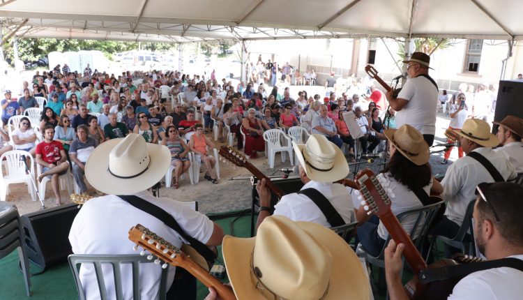 Café com Viola atrai grande público à antiga estação ferroviária