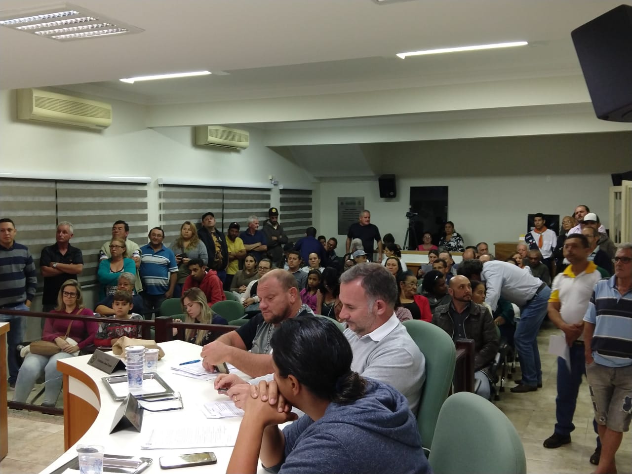 Com plenário cheio, vereadores aprovam oito projetos na 21ª Sessão Ordinária do ano