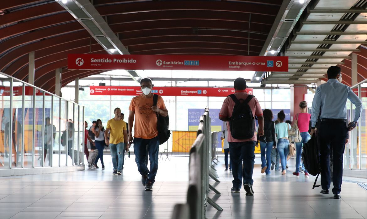 Governo de São Paulo multará em R$ 500 quem estiver nas ruas sem máscara